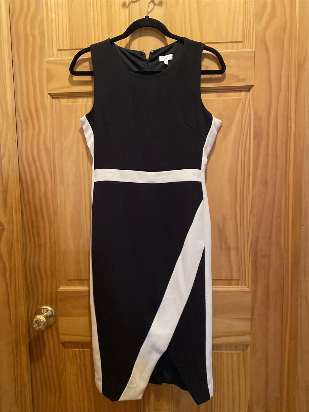 Q+A Los Angeles Dress Size Small NWT